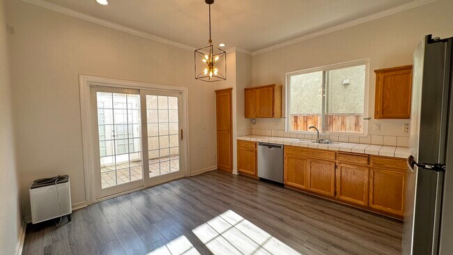 Building Photo - 5318 Pembroke Ct