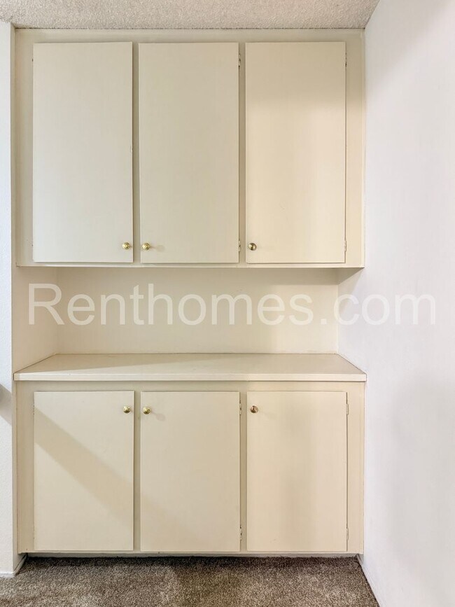 Building Photo - 3847 Camino Lindo