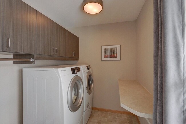 Building Photo - Beautiful 3-Bedroom, 2-Bath Ranch Home for...