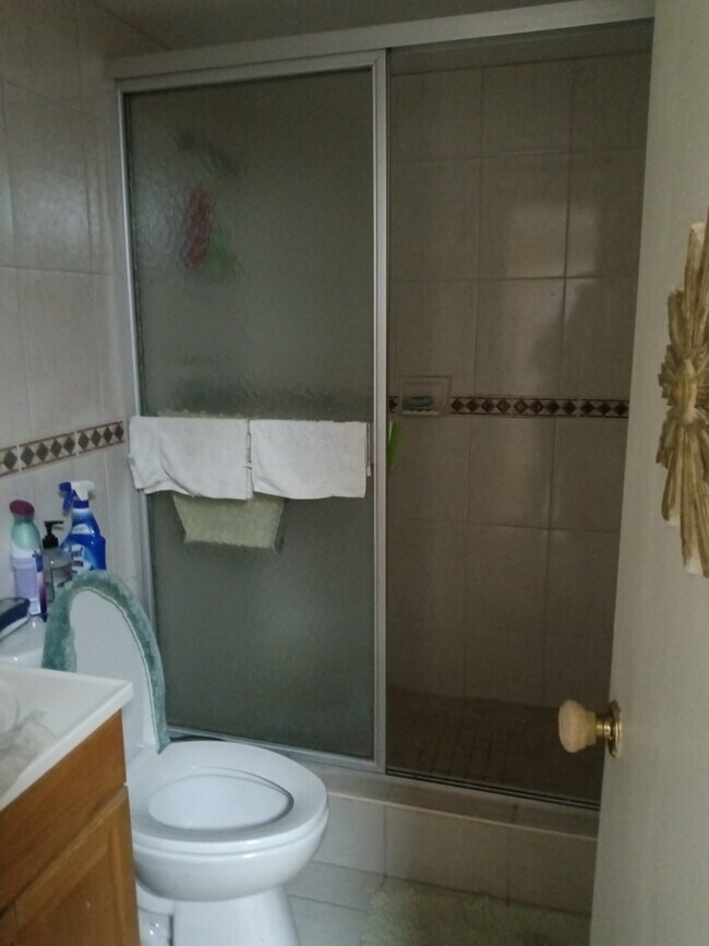 Primary Photo - 4851 NW 21st St