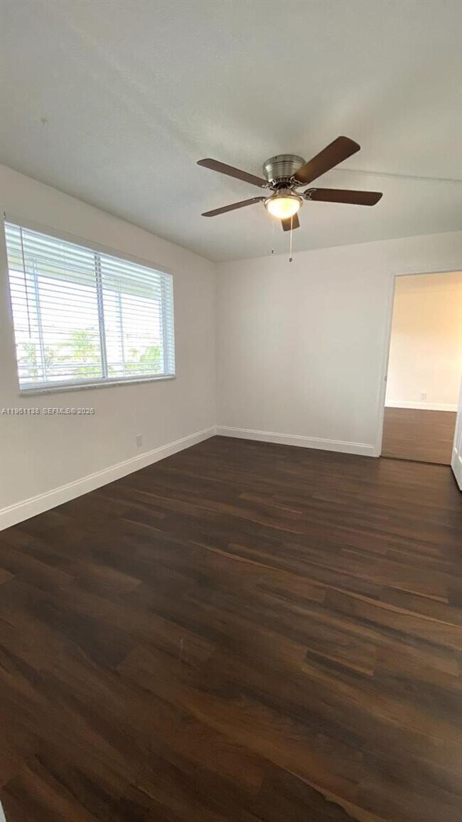 Building Photo - 2640 Garden Dr S