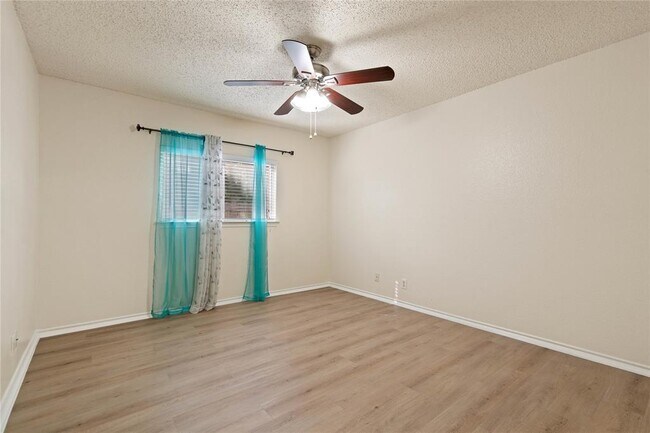 Building Photo - 809 Betterman Dr