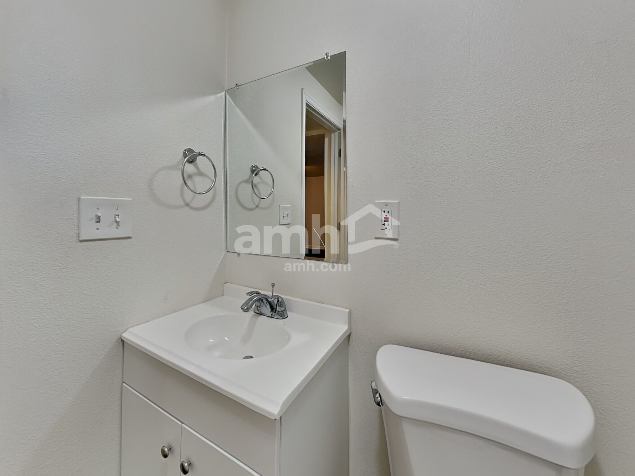 Building Photo - 5697 S Stone Flower Way