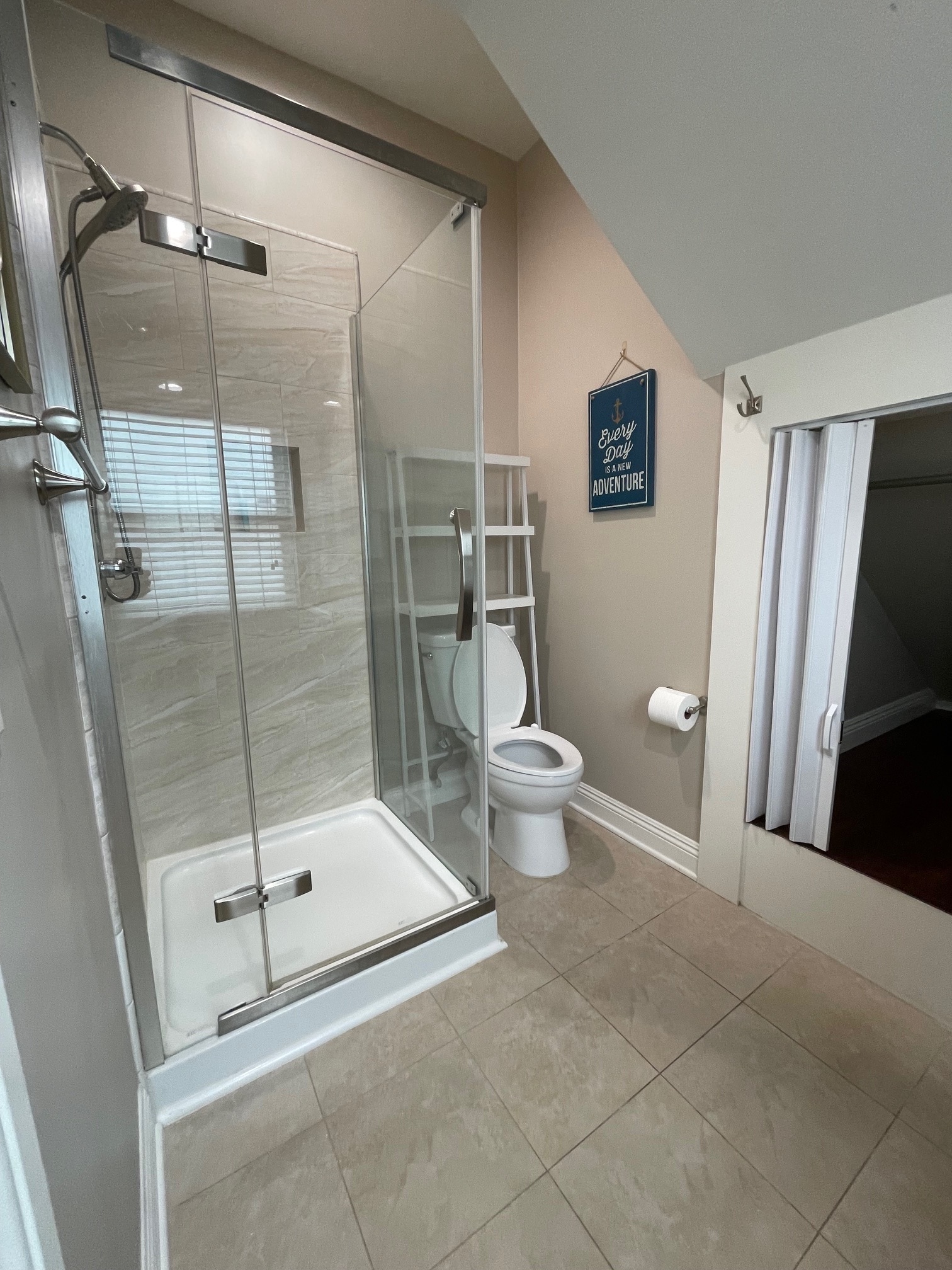 Building Photo - 7524 Fountain Ave