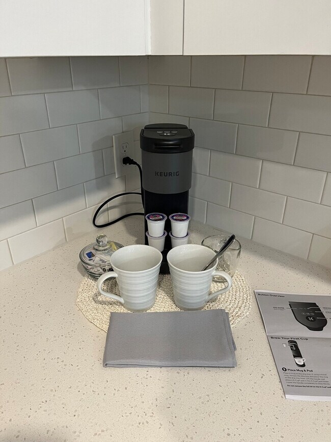 Building Photo - 853 Saddle Ridge Rd