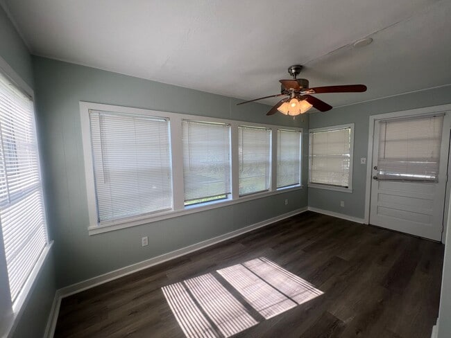 Building Photo - Charming 2BR/2BA Bungalow in Historic Garden City