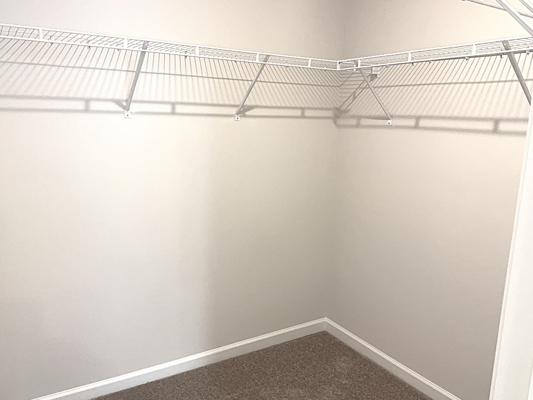 Building Photo - 3260 Emberly Dr