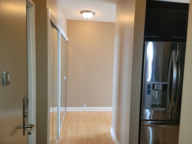 Building Photo - 3660 N Lake Shore Dr