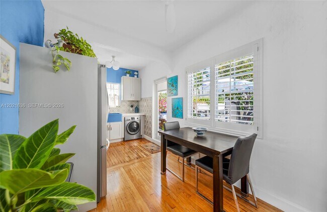 Building Photo - 408 25th St