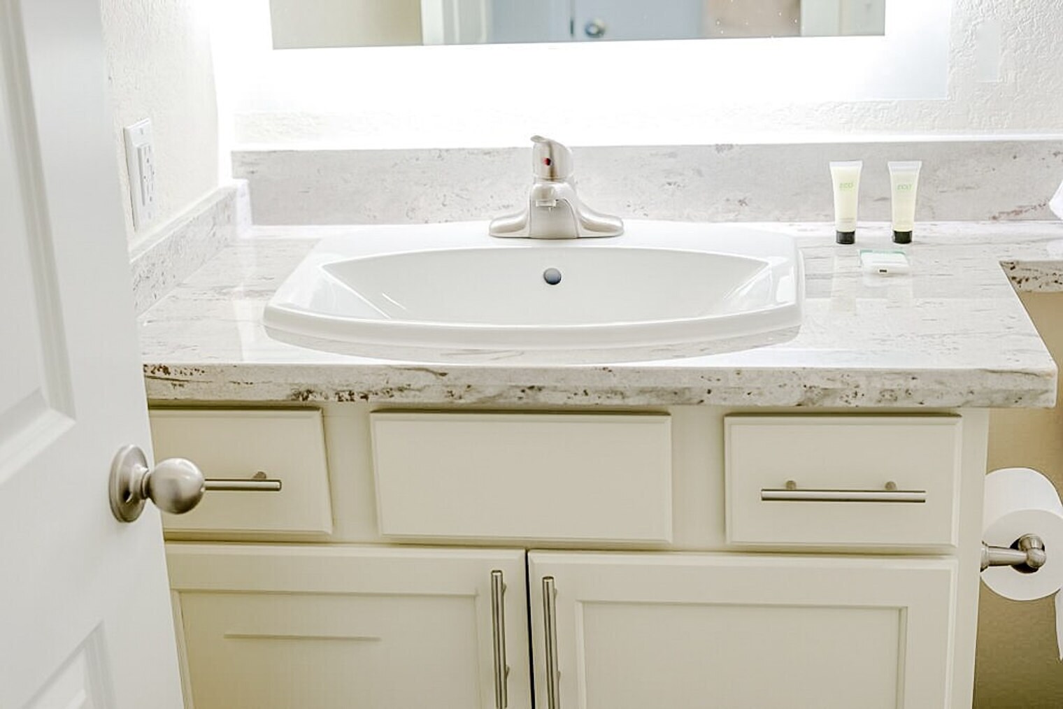 Building Photo - 12701 N Pennsylvania Ave