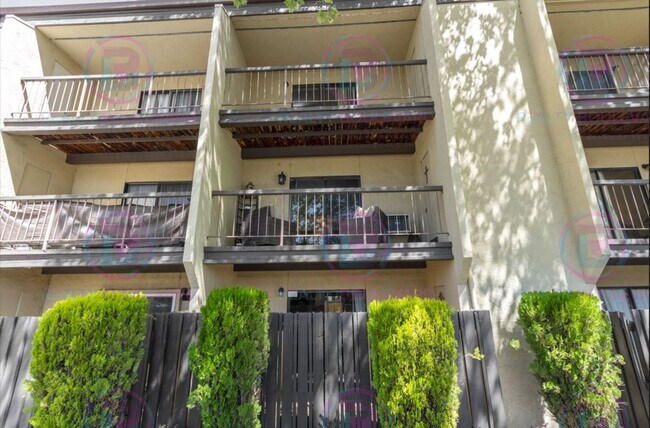 Building Photo - Fully Furnished Studio Near Virginia Lake | All Utilities & WiFi Included | $1,299/Month
