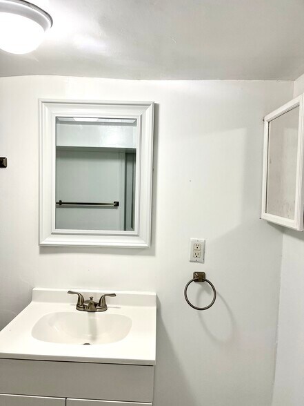 Building Photo - 3022 Warder St NW
