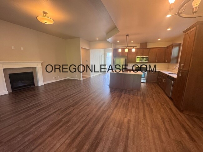 Building Photo - 3 Bedrooms | 2 Bathrooms | 1,800 Sq. Ft. |...