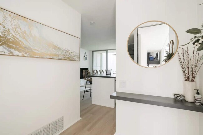 Building Photo - 1773 Torrance St