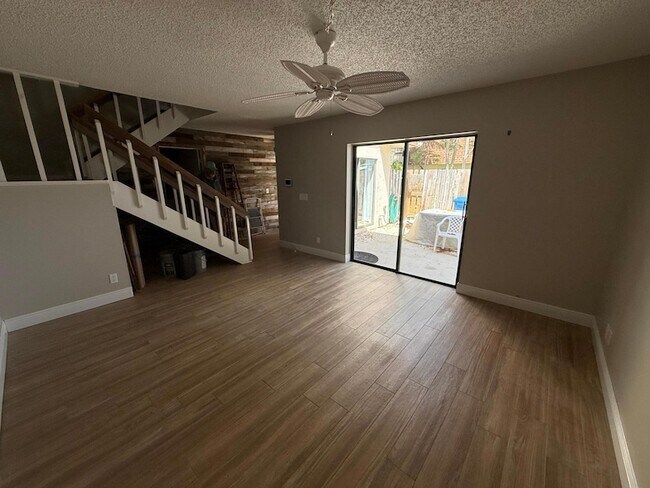 Building Photo - 717 W Ocean Ave