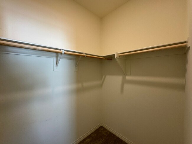 Building Photo - Beautiful 3Bd/2.5Ba Home in Gated Prado Co...