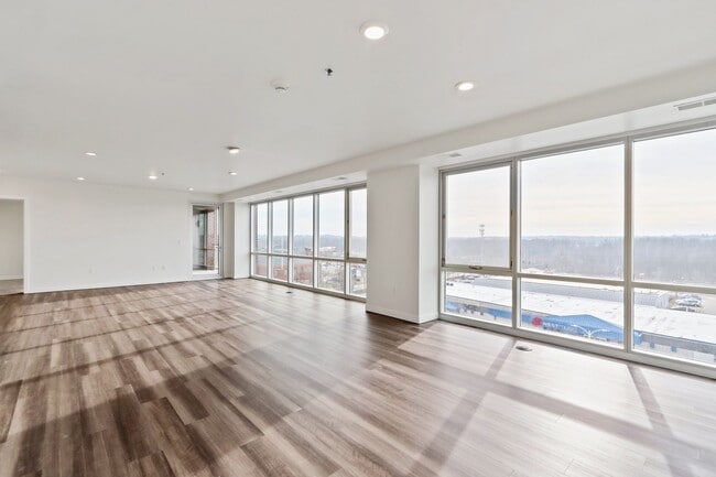 Building Photo - $1,950 | 1 Bedroom, 2 Bathroom Condo | Pet Friendly* | Available for Immediate move-in!