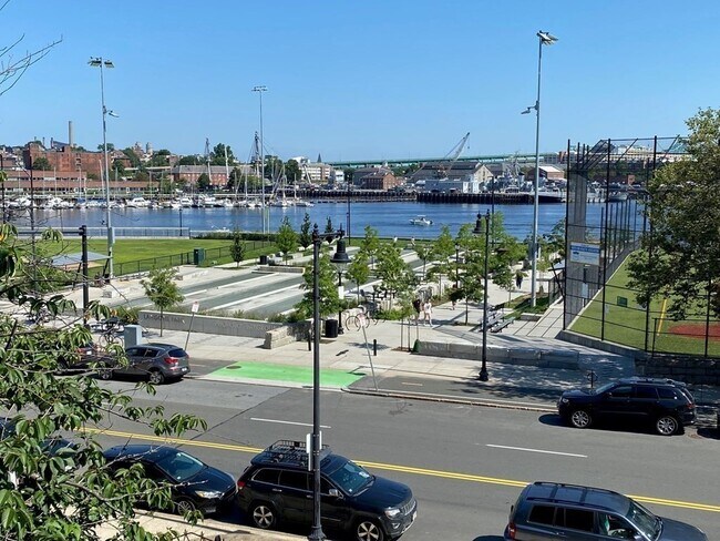 Building Photo - 43 Charter St