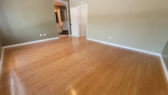 Building Photo - Spacious Carmel Valley Townhome