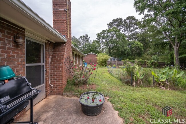 Building Photo - 1500 Crooked Creek Rd