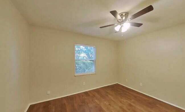 Building Photo - Bright, Spacious, and Ready to Call Home — 3 Bedrooms