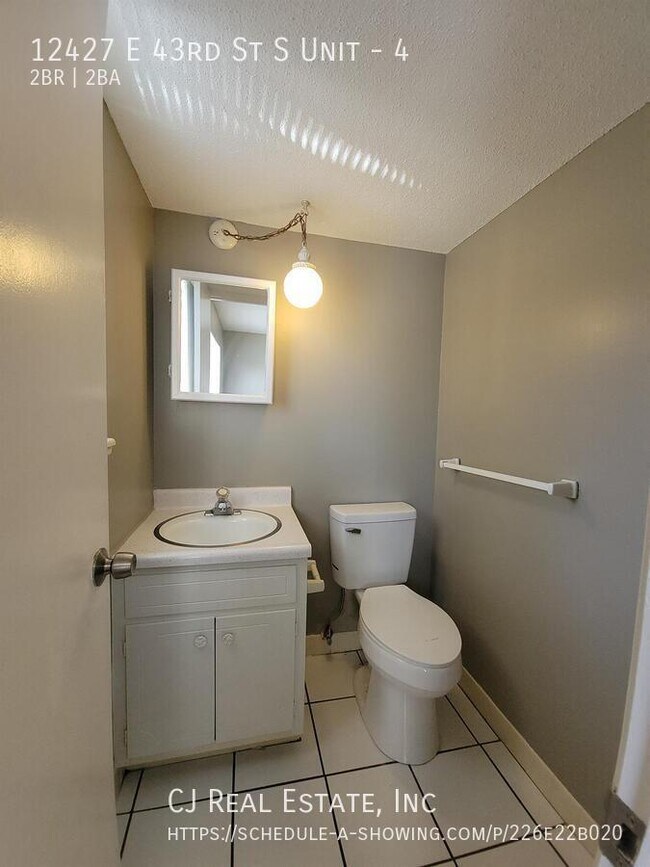 Building Photo - 12427 East 43rd St S