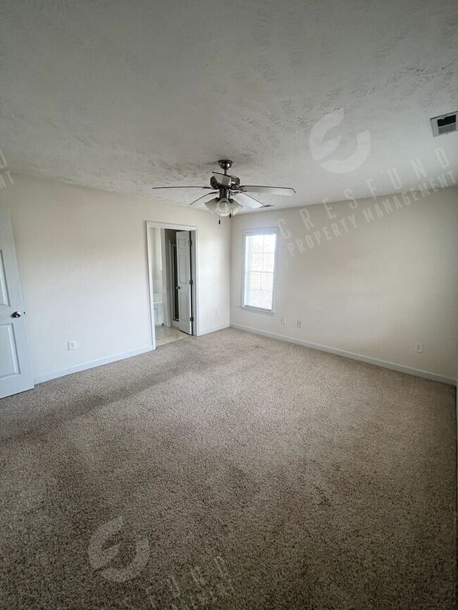 Building Photo - 2Bdrm 2Bath in Gated Community - Available Now!