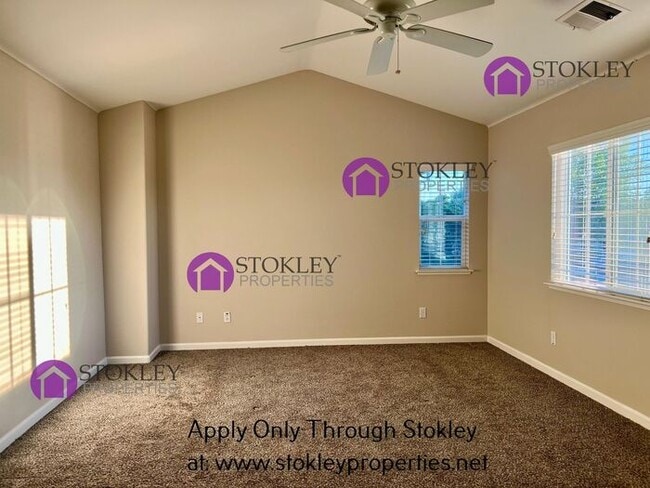 Building Photo - 1019 Sycamore Ln