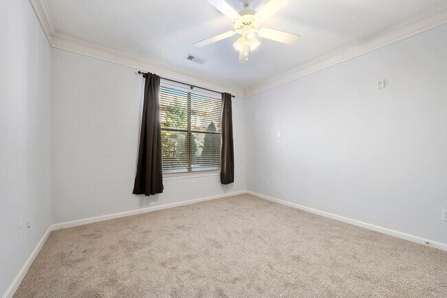 Building Photo - 400 17th St NW