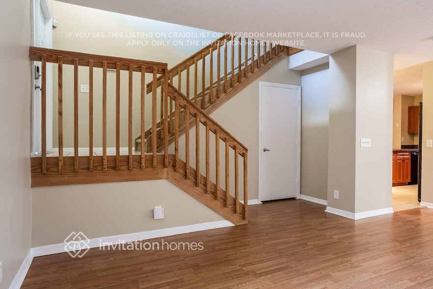 Building Photo - 7521 Santa Monica Dr