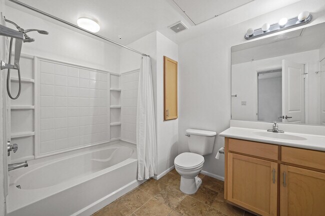 Building Photo - 6400 Crescent Park E