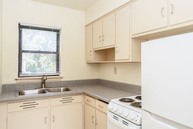 Interior Photo - California Drive