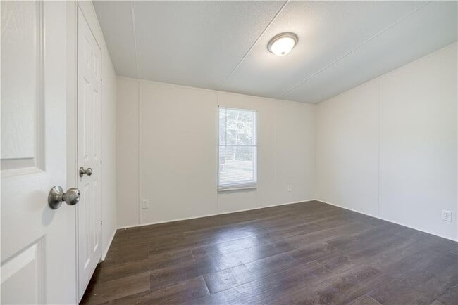Building Photo - 2178 GA-323