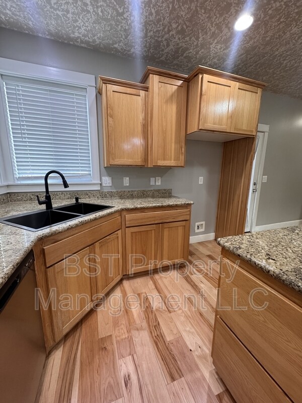 Building Photo - 1604 Webb Lake Dr