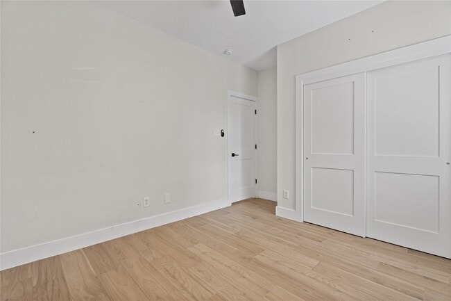 Building Photo - 23742 River Pl Dr