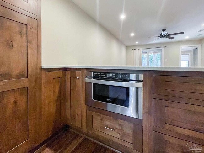 Building Photo - 3300 N Sugartree St