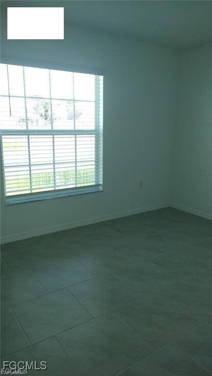 Building Photo - 1618 NE 34th Ln