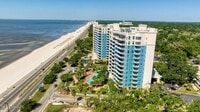 Building Photo - 2228 Beach Dr