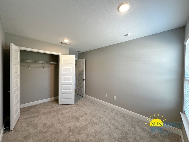 Building Photo - Charming 3 Bedroom Townhome in the heart of Fort Walton Beach!