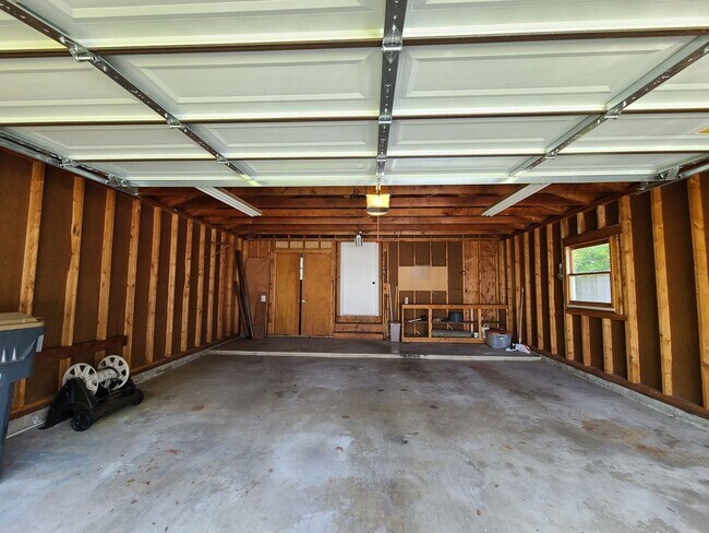 Building Photo - 3-bedroom, 2-bathroom home located in beautiful St. Joseph, MI