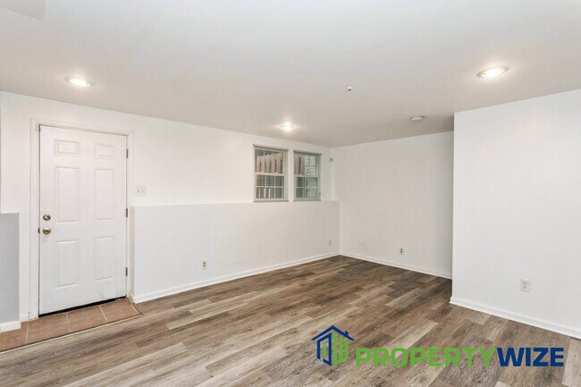 Building Photo - 10 Blackfoot Ct
