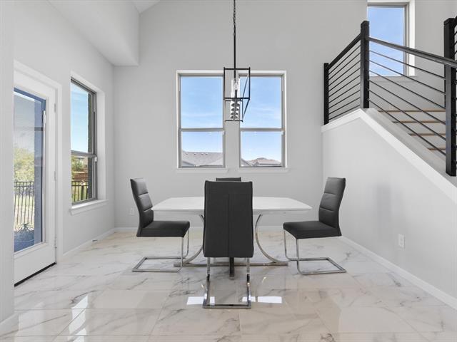 Building Photo - 2156 Domingo Dr