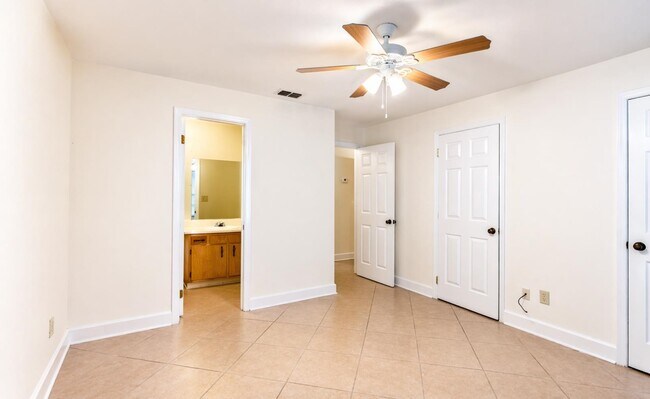 Building Photo - 4777 Leah Ln