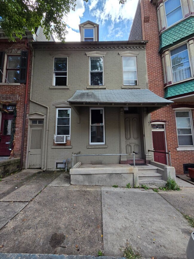 Building Photo - 316 N Eighth St