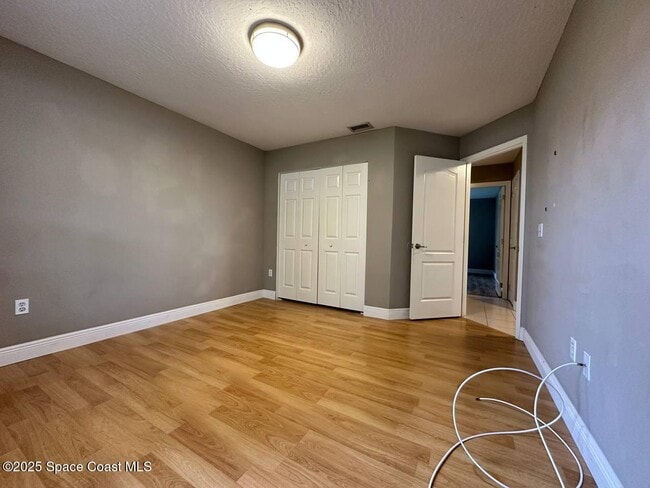 Building Photo - 3060 Sea Gate Cir