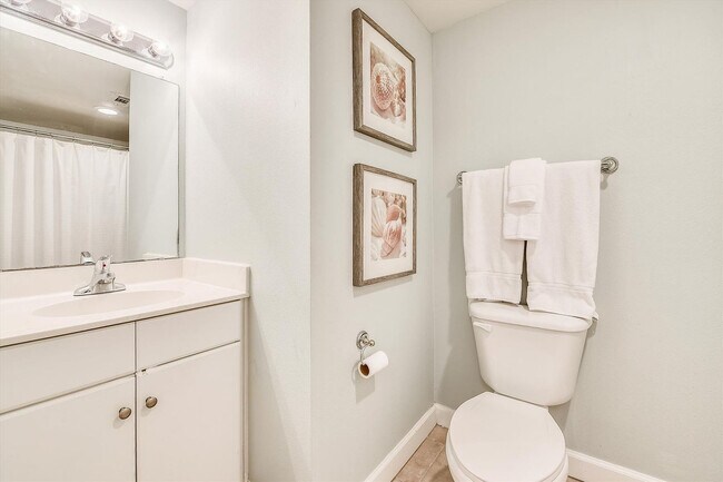 Building Photo - 104 Gulfside Ct