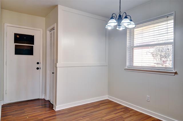 Building Photo - 208 Rolling Hills Dr