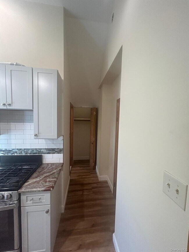 Building Photo - 42 Park Ave