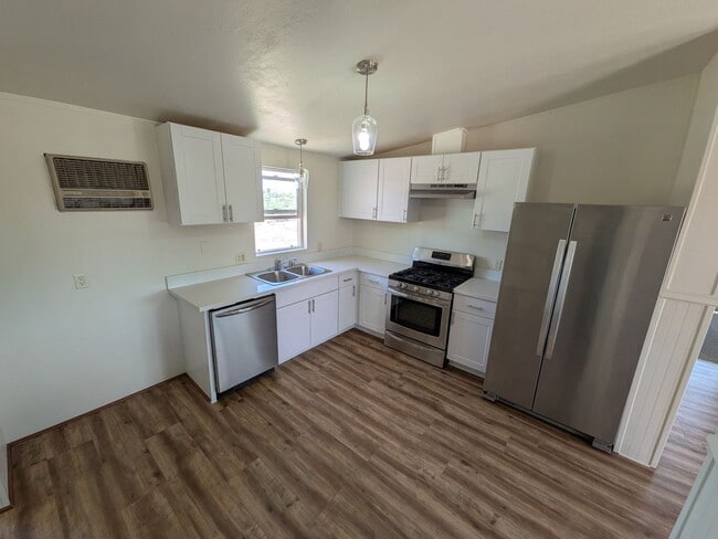 Building Photo - Fallon 3 Bedroom on Large Property