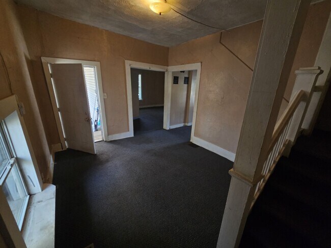 Building Photo - 644 N Howard St